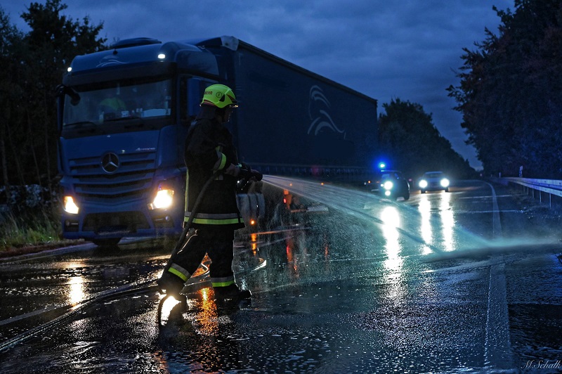 Thl Stra E Reinigen Feuerwehr Stadt Schrobenhausen